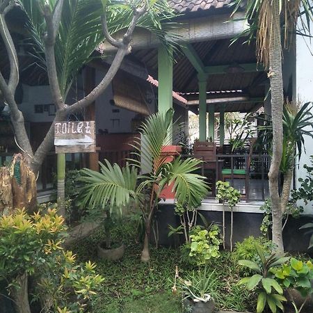 Beten Enjung Home Stay&Waroeng Amed  Exterior photo