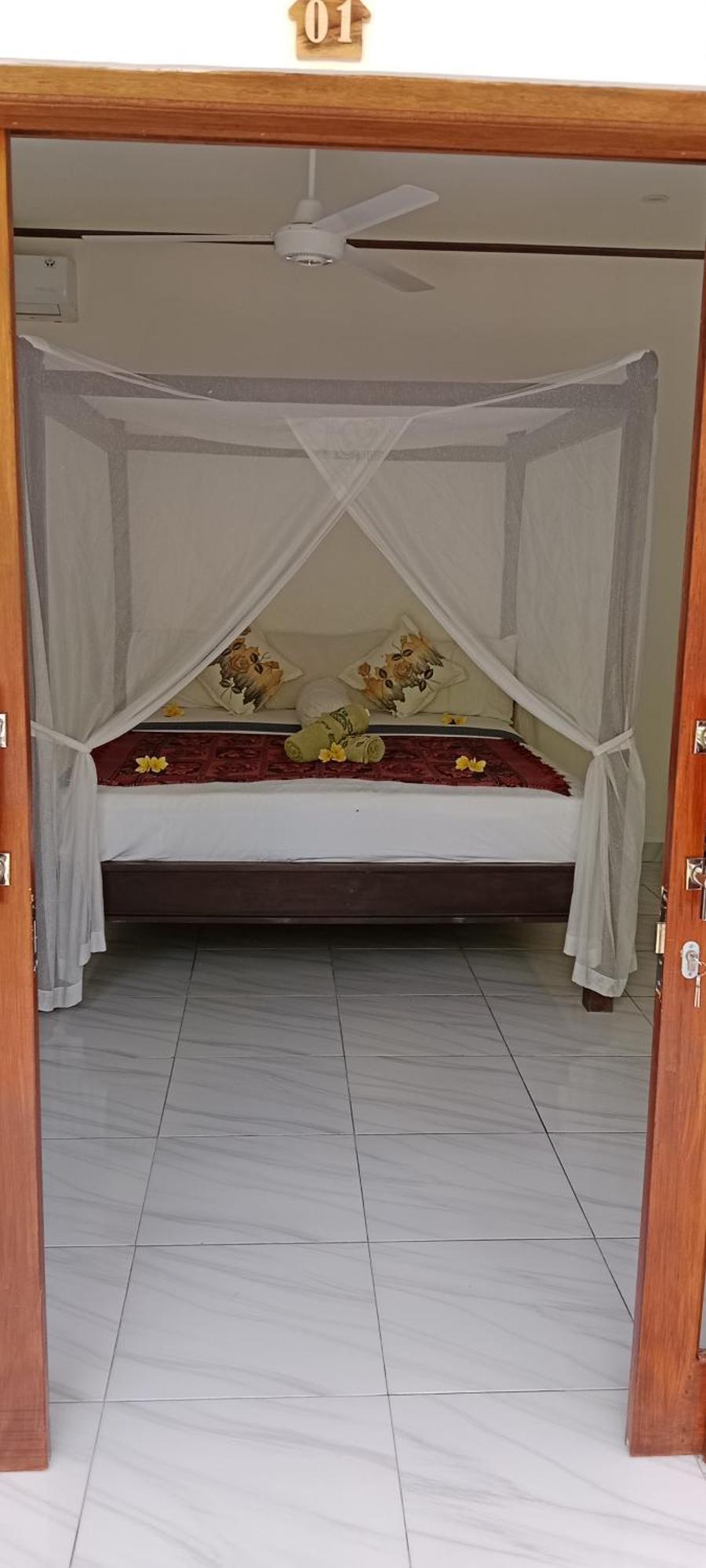 Beten Enjung Home Stay&Waroeng Amed  Exterior photo