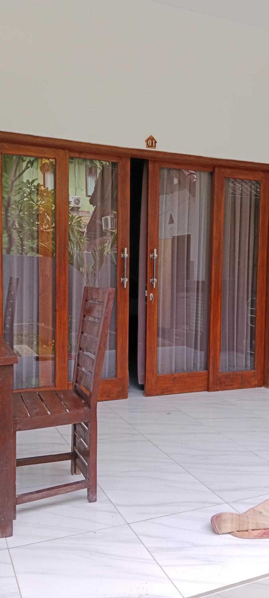 Beten Enjung Home Stay&Waroeng Amed  Exterior photo